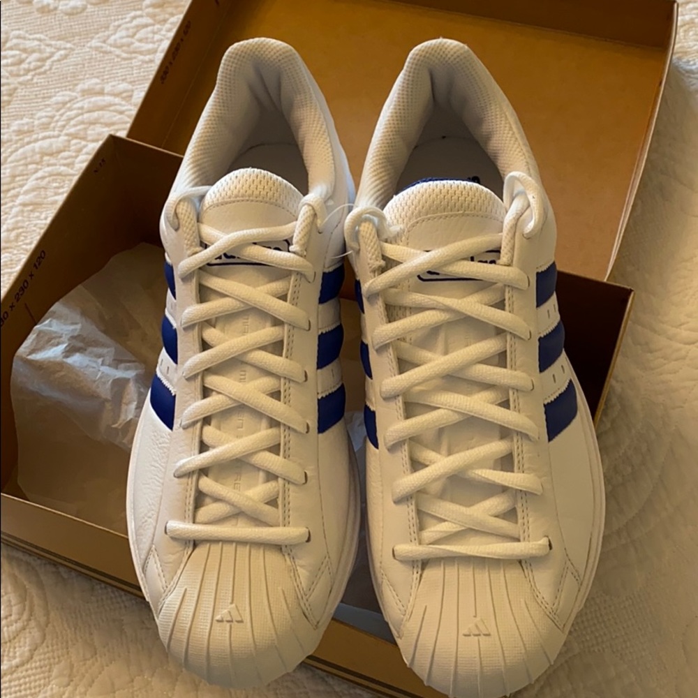 NEW Men’s Adidas Sneakers